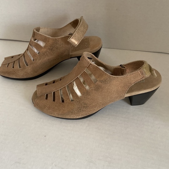 NEW Munro Abby gold bronze, copper leather sandal sz. 7.5 M - Picture 2 of 8